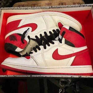 Air Jordan 1 Retro High OG 'Heritage'